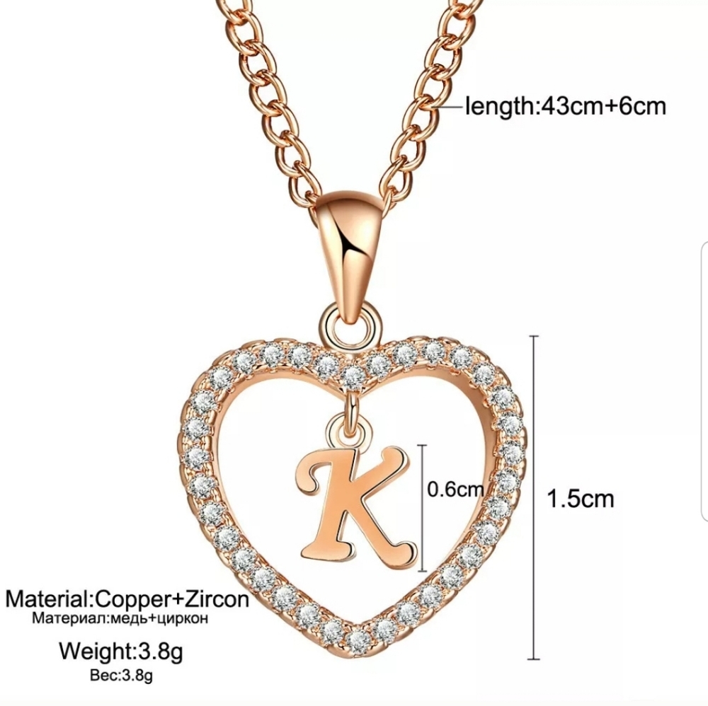 New gorgeous gold tone C letter necklace - Picture 2 of 3